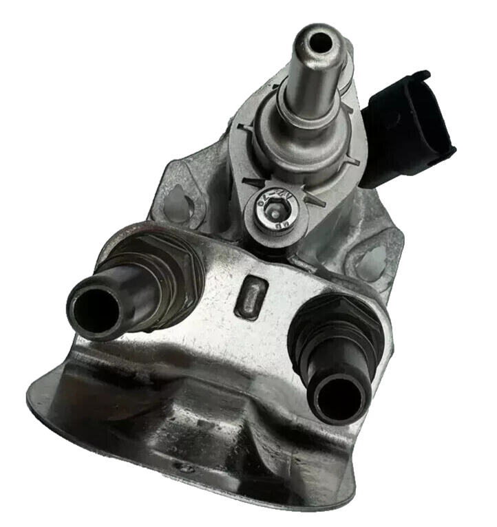 Cummins DEF doser injector 2888173NX side ports view